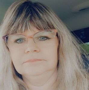 Meet your Posher, Beverly